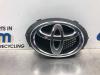 Emblema de un Toyota Aygo (B40), 2014 1.0 12V VVT-i, Hatchback, Gasolina, 998cc, 53kW (72pk), FWD, 1KRFE, 2018-03, KGB40 2019