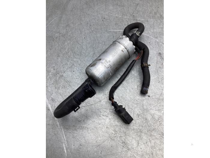 Electric fuel pump from a Volkswagen Transporter T5 2.0 TDI DRF 2015
