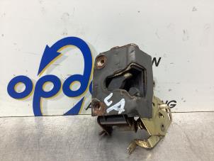 Used Rear door lock mechanism 4-door, left Landrover Discovery I 2.5 TDi 300 Price € 30,00 Margin scheme offered by Gebr Opdam B.V.