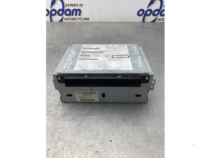 Używane Odtwarzacz CD Volvo V40 (MV) 1.6 T3 GTDi 16V Cena € 60,00 Procedura marży oferowane przez Gebr Opdam B.V.