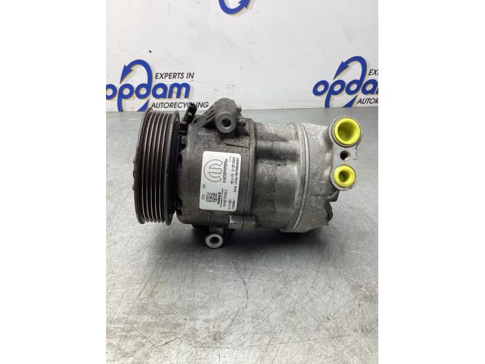 Usagé Pompe clim Fiat 500L (199) 1.3 D 16V Multijet Prix € 275,00 Règlement à la marge proposé par Gebr Opdam B.V.