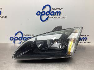 Used Headlight, left Ford Focus 2 Wagon 1.6 16V Price € 55,00 Margin scheme offered by Gebr Opdam B.V.