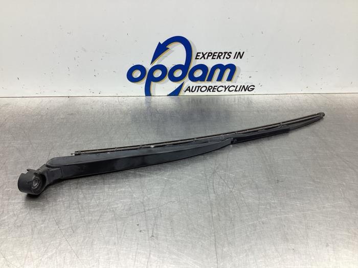 Rear wiper arm from a BMW 5 serie Touring (E39) 520i 24V 2002