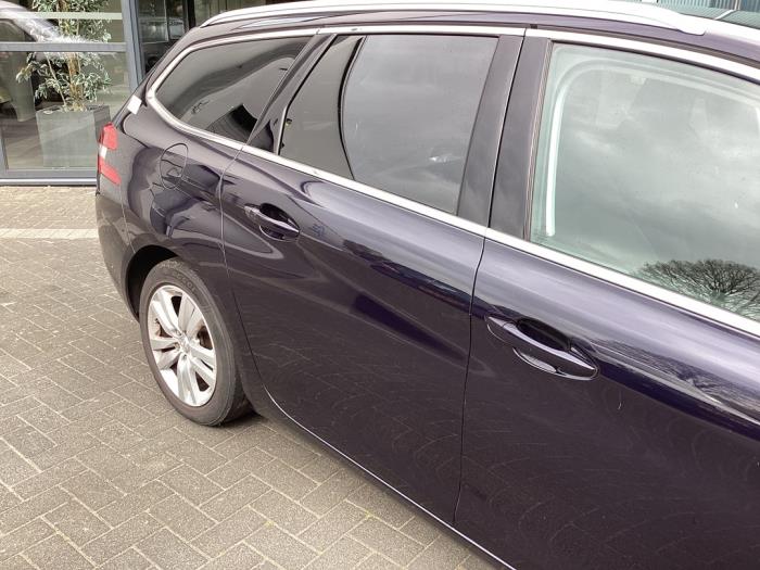 Rear door 4-door, right from a Peugeot 308 SW (L4/L9/LC/LJ/LR) 1.6 BlueHDi 120 2015