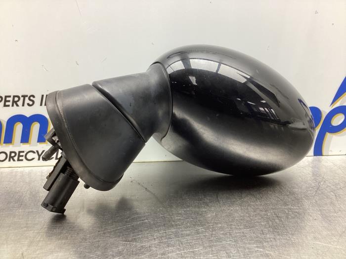 Wing mirror, left from a MINI Mini One/Cooper (R50) 1.6 16V One 2006
