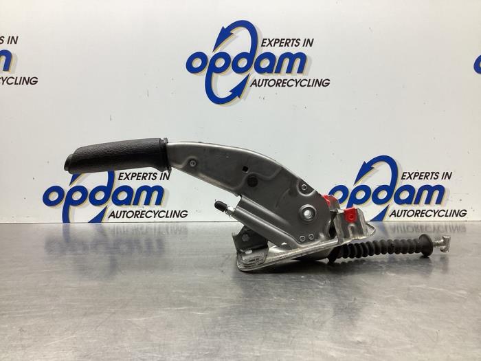 Parking brake lever from a Opel Astra G (F08/48) 1.6 2000