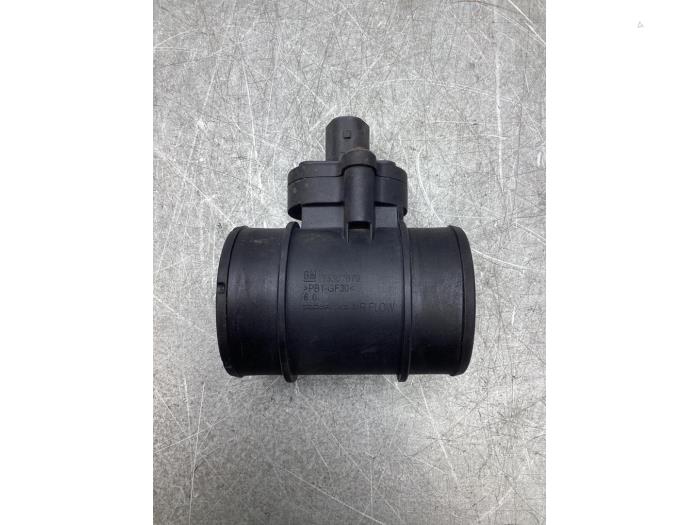 Gebrauchte Luftmengenmesser Opel Corsa D 1.4 16V Twinport Preis € 15,00 Margenregelung angeboten von Gebr Opdam B.V.