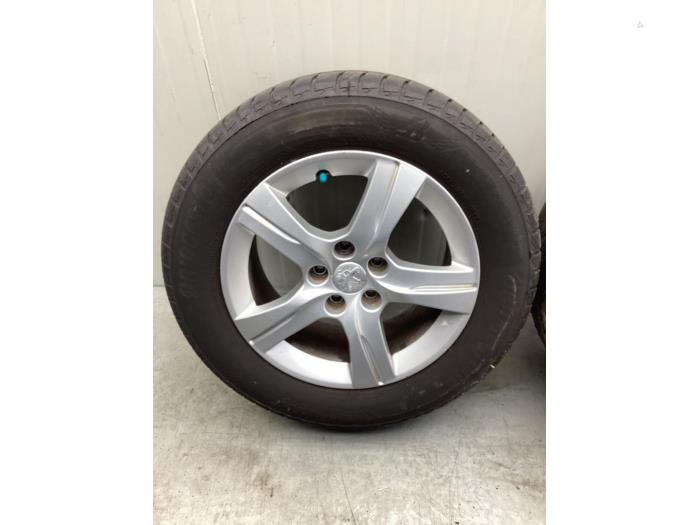 Sport rims set + tires from a Peugeot 508 SW (8E/8U) 1.6 HDiF 16V 2012