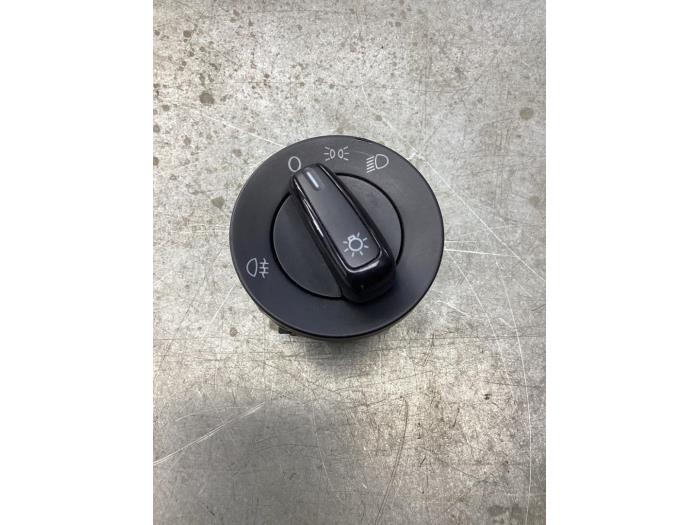 Interruptor de luz de un Volkswagen Up! (121) 1.0 12V 60 2015
