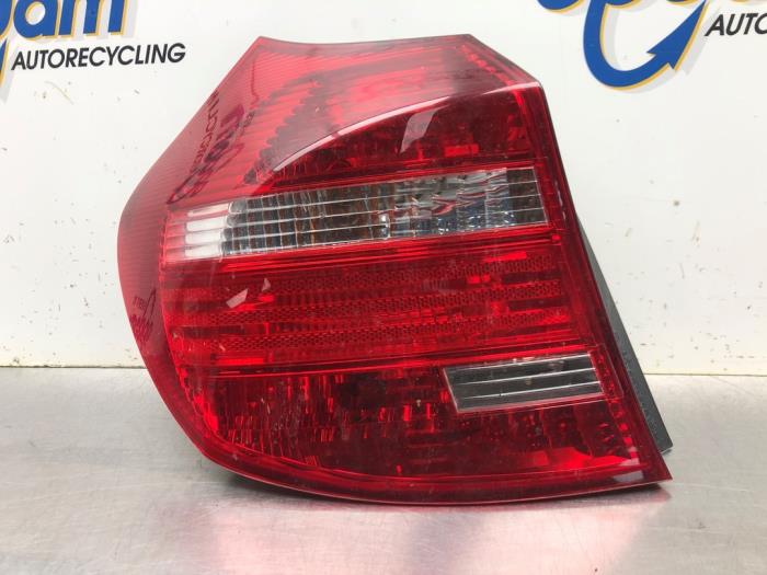 Taillight, left from a BMW 1 serie (E81) 116i 1.6 16V 2009