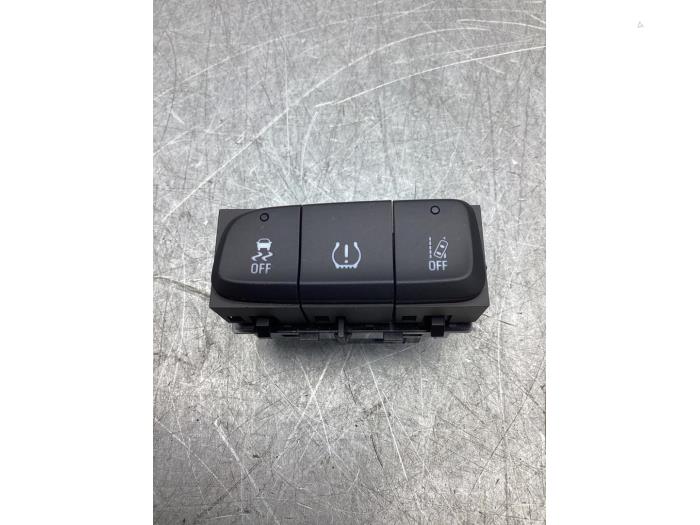 Używane Przelacznik ESP Opel Grandland (X) 1.2 Turbo 12V Cena € 20,00 Procedura marży oferowane przez Gebr Opdam B.V.