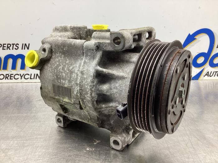 Air conditioning pump from a Fiat Panda (169) 1.4 16V 2008
