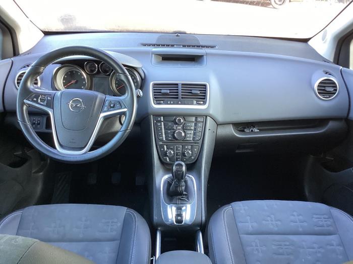 Unité de contrôle Multimedia d'un Opel Meriva 1.4 Turbo 16V Ecotec 2011