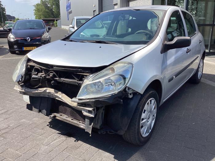 Usagé Boîte de vitesse Renault Clio III (BR/CR) 1.2 16V 75 Prix € 250,00 Règlement à la marge proposé par Gebr Opdam B.V.