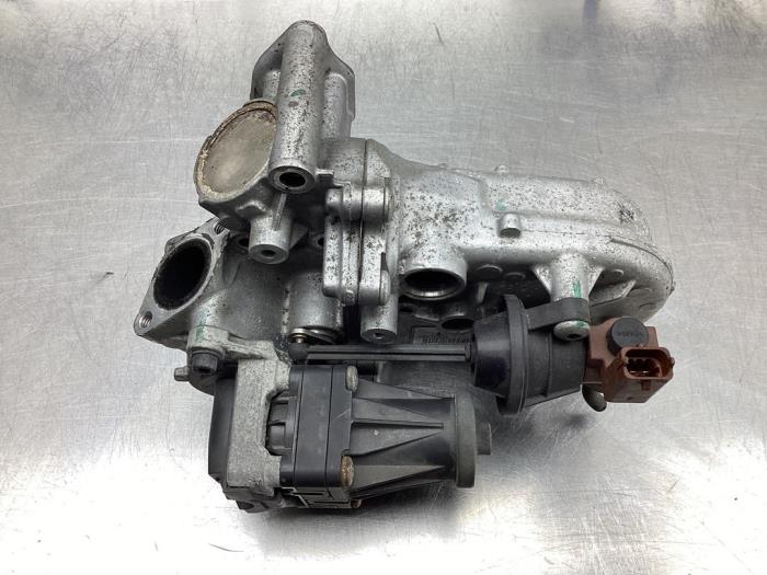EGR valve from a Fiat Punto III (199) 1.3 JTD Multijet 85 16V 2012