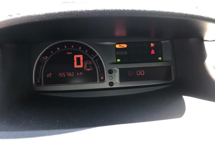 Odometer KM from a Renault Modus/Grand Modus (JP) 1.2 16V TCe 2011