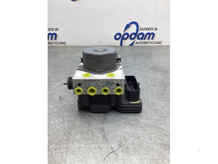 Begagnade ABS-pump Dacia Logan MCV II/III/Sandero Wagon 0.9 TCE 12V Pris € 150,00 Marginaltabell erbjuds av Gebr Opdam B.V.