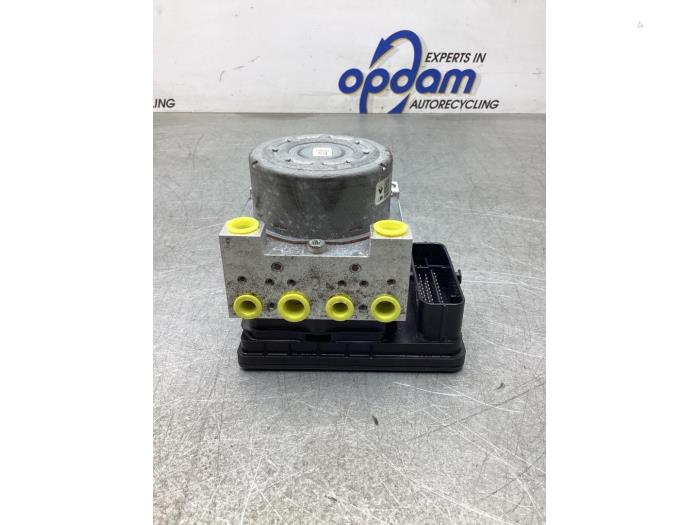 Gebrauchte ABS Pumpe Dacia Dokker Express (8S) 1.5 dCi 75 Preis € 225,00 Margenregelung angeboten von Gebr Opdam B.V.