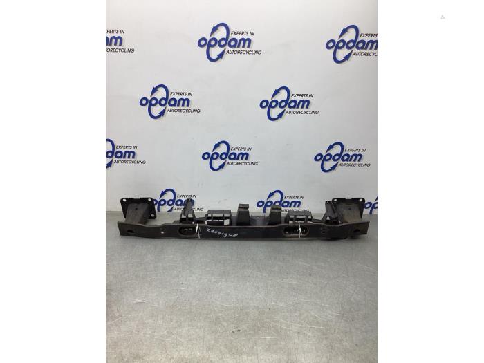 Stoßstangeträger hinten van een Ford Transit Courier 1.5 TDCi 75 2015