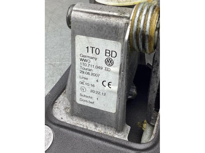 Câble de commande boîte de vitesse d'un Volkswagen Caddy IV 2.0 TDI 102 2016