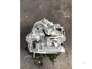 Getriebe van een Renault Captur II (RJB) 1.3 Mild Hybrid 140, TCe 140 16V 2021