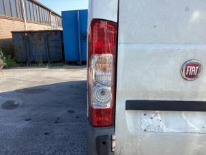 Usagé Feu arrière secondaire gauche Fiat Ducato (250) 2.2 D 100 Multijet Euro 4 Prix € 50,00 Règlement à la marge proposé par Gebr Opdam B.V.