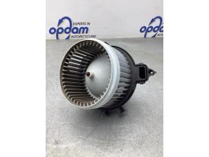 Usados Motor de ventilador de calefactor Citroen Berlingo Multispace 1.6 BlueHDI 120 Precio € 60,00 Norma de margen ofrecido por Gebr Opdam B.V.