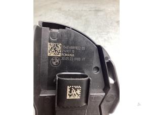 Gaspedalposition Sensor van een BMW 1 serie (F40) 118i 1.5 TwinPower 12V 2022