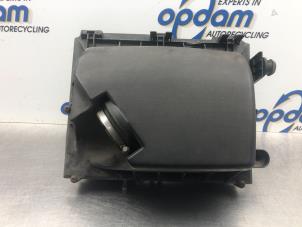 Usados Cuerpo de filtro de aire Opel Vectra C GTS 2.2 DIG 16V Precio € 40,00 Norma de margen ofrecido por Gebr Opdam B.V.