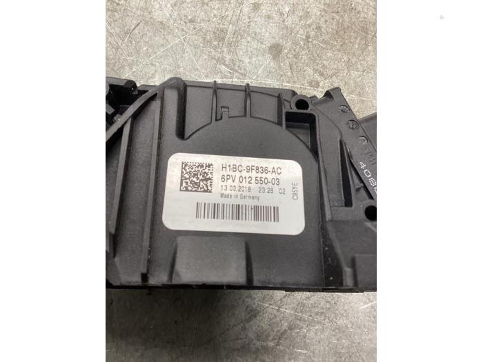 Throttle pedal position sensor Ford Fiesta 7 1.1 TiVCT 12V 70