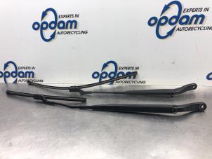 Used Front wiper arm Opel Corsa F (UB/UH/UP) 1.2 12V 75 Price € 50,00 Margin scheme offered by Gebr Opdam B.V.