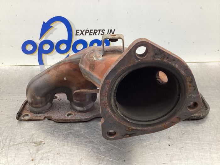 Exhaust manifold from a Daewoo Spark 1.0 16V 2011