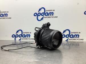 Used Heating and ventilation fan motor Renault Clio IV (5R) 0.9 Energy TCE 90 12V Price € 70,00 Margin scheme offered by Gebr Opdam B.V.