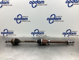 Used Front drive shaft, right Renault Clio IV (5R) 0.9 Energy TCE 90 12V Price € 90,00 Margin scheme offered by Gebr Opdam B.V.