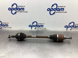 Used Front drive shaft, left Renault Clio IV (5R) 0.9 Energy TCE 90 12V Price € 90,00 Margin scheme offered by Gebr Opdam B.V.
