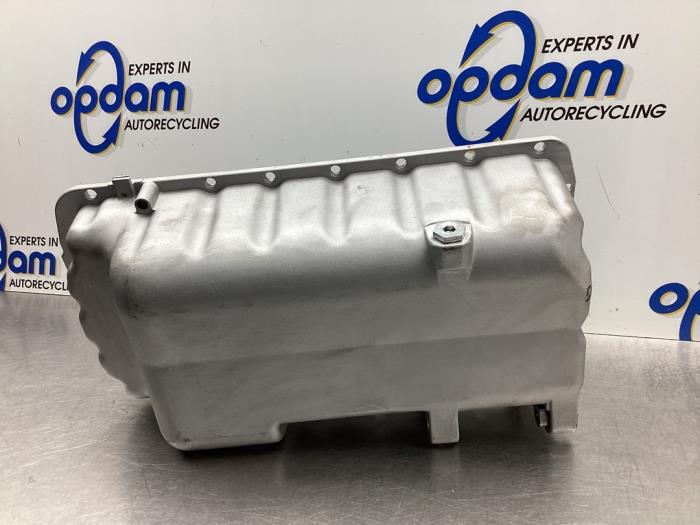 Neuf Couvercle carter Peugeot Expert Prix € 75,00 Prix TTC proposé par Gebr Opdam B.V.