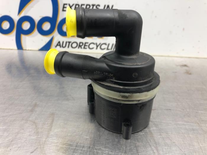 Begagnade Extra vattenpump Skoda Superb Combi (3TAC/TAF) 1.6 TDI Pris € 54,00 Marginaltabell erbjuds av Gebr Opdam B.V.