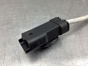Lambda probe from a Peugeot 208 I (CA/CC/CK/CL) 1.2 Vti 12V PureTech 82 2016