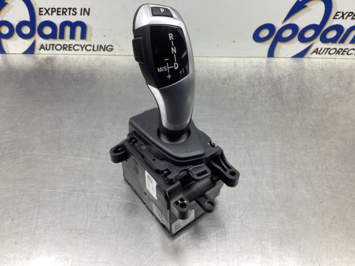 Automatic gear selector from a BMW 3 serie (F30) 320i 2.0 16V 2018