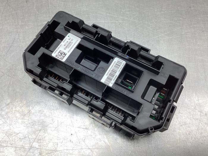 Fuse box from a BMW 3 serie (F30) 320i 2.0 16V 2018