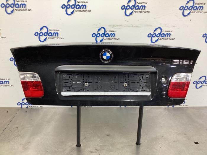Begagnade Baklucka BMW 3 serie (E46/4) 316i 16V Pris € 90,00 Marginaltabell erbjuds av Gebr Opdam B.V.