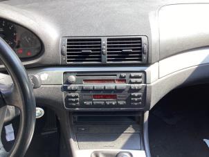 Usados Panel de control de calefacción BMW 3 serie Touring (E46/3) 318i 16V Precio € 40,00 Norma de margen ofrecido por Gebr Opdam B.V.