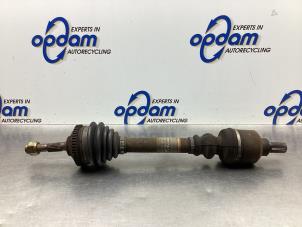 Usados Eje de transmisión izquierda delante Peugeot 206 (2A/C/H/J/S) 1.4 XR,XS,XT,Gentry Precio € 50,00 Norma de margen ofrecido por Gebr Opdam B.V.