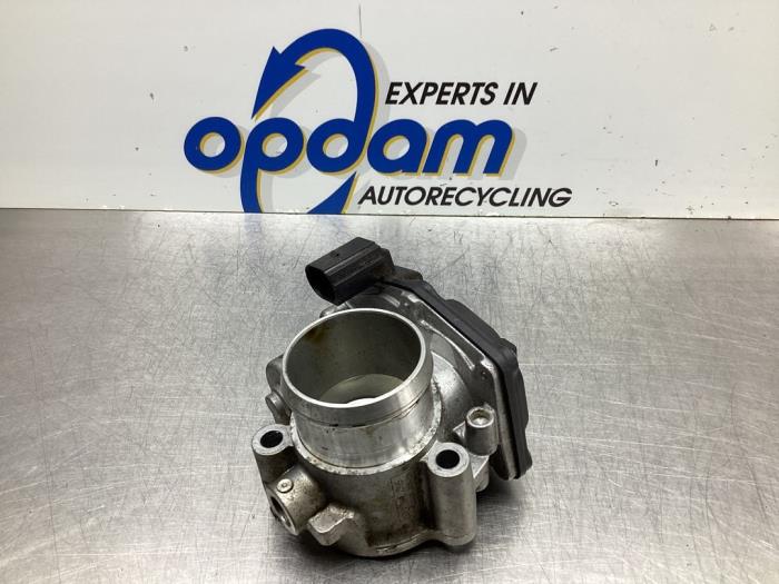 Throttle body from a Ford Fiesta 7 1.0 EcoBoost 12V 100 2019