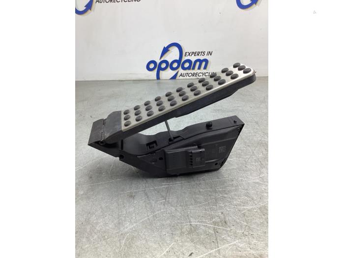 Begagnade Gaspedalsensor Mercedes E (R238) E-200 2.0 Turbo 16V Pris € 75,00 Marginaltabell erbjuds av Gebr Opdam B.V.