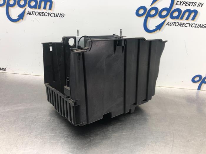 Battery box from a Ford Fiesta 7 1.0 EcoBoost 12V 100 2018