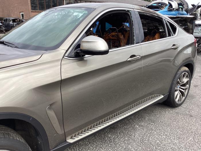 Door 4-door, front left from a BMW X6 (F16) xDrive30d 3.0 24V 2018