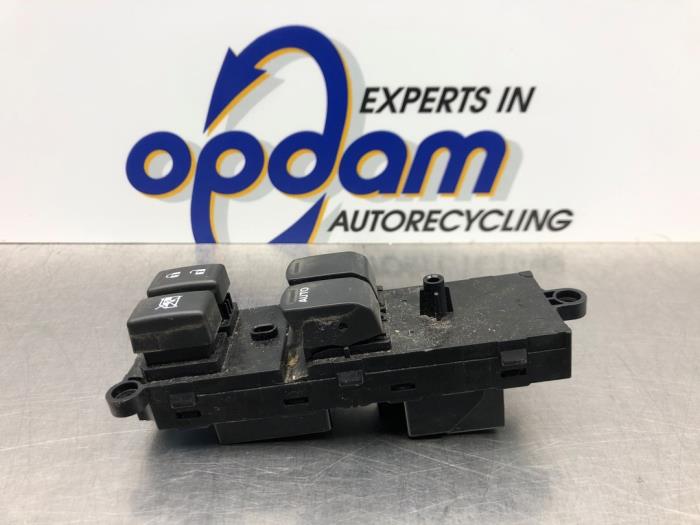 Usados Interruptor de ventanilla eléctrica Suzuki Celerio (LF) 1.0 12V Dualjet Precio € 36,00 Norma de margen ofrecido por Gebr Opdam B.V.