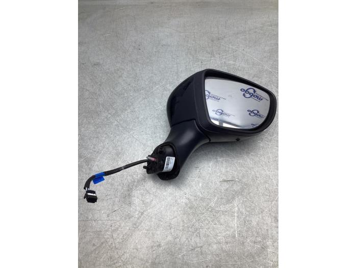 Wing mirror, right from a Renault Clio IV (5R) 1.5 Energy dCi 90 FAP 2015