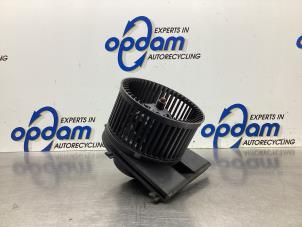 Usados Motor de ventilador de calefactor Seat Leon (1M1) 1.8 20V Precio € 50,00 Norma de margen ofrecido por Gebr Opdam B.V.